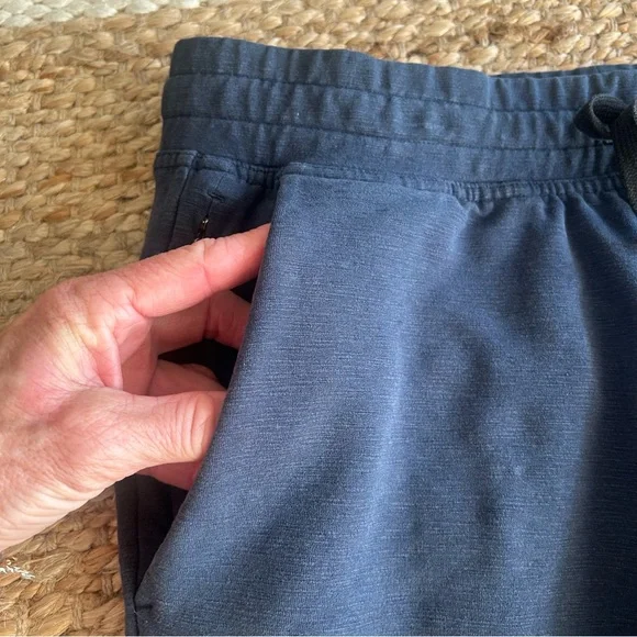 Lululemon Navy Jogger - Picture 3 of 9